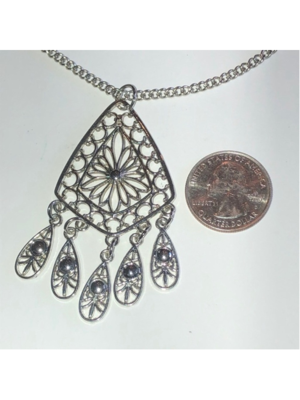 Silver Tone Chain Medallion Dangling Pendant Necklace - Picture 4 of 6